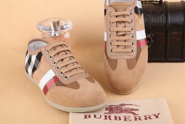 Burberry Fashion Men Sneakers--060
